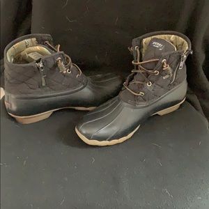 Black sperry quilted duck boots